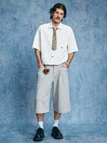 ROMWE MEN Street Life 男士心形豹纹印花蓬松A字下摆七分短裤 - 淺灰色 - 查看 3