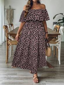 SHEIN VCAY Gaun Maxi Wanita Ukuran Plus Motif Leopard dengan Bahu Terbuka dan Pinggang Berkerut, Model A-Line dengan Belahan Samping, Gaun Maxi Kasual Romantis Tropis Gaya Barat - Berwarna merah muda - View 3
