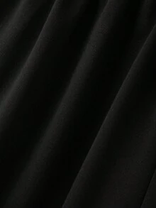 SHEIN CURVE+ 大码撞色圆领短袖短裤运动套装休闲两件套女式短袖短裤套装运动短裤短袖上衣 - 黑色 - 查看 3