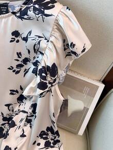 GlowEve CURVE Conjunto feminino elegante e casual de blusa com estampa floral e shorts, com mangas curtas. - Damasco - Ver 4