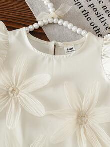 SHEIN 女婴夏季短袖连衣裙，荷叶边领口增添柔美可爱气息，裙身饰有3D立体花朵，轻盈优雅，整体干净柔和，适合作为甜美小礼服出席派对或外出活动。 - 杏色 - 查看 7