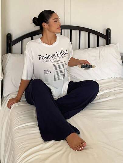 Dazy Plus 大码女式标语印花短袖上衣和裤子睡衣套装
