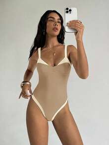 Aloruh 女士新款春夏连体泳衣，黑白撞色，低胸高开衩性感优雅，女士海滩度假装 - 卡其色 - 查看 5