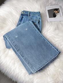 GlowEve Casual Washed Ditsy Floral Embroidered Wide-Leg Jeans - Blue - View 4