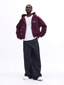 SUMWON 酒红色短款拉链连帽衫，饰有白色刺绣品牌标识，适合休闲街头风和叠穿。 - 中紫紅色 - 查看 3