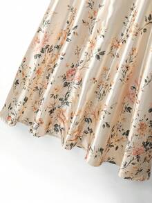 GlowEve CURVE 大码女士优雅缎面方领A字印花长裙 - 杏色 - 查看 6