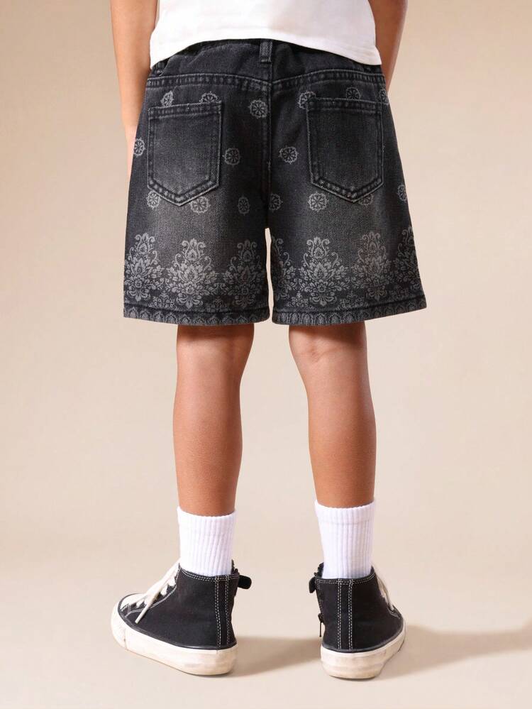 Pantaloncini in denim con stampa paisley e design elaborato