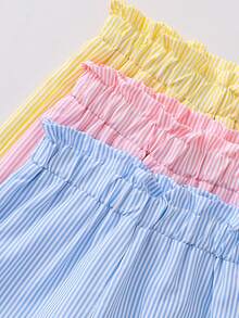 Souflis Souflis 女童三条装条纹裤，春夏必备。采用舒适的条纹面料，饰有精致的浅蓝、黄、粉三色细条纹图案。弹性腰带方便穿脱，柔软的面料适合日常玩耍和休闲外出。舒适又可爱，是今夏小朋友们的必备单品。 - 灰色 - 查看 3