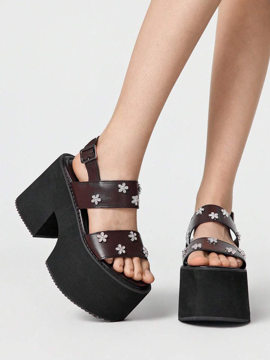 ROMWE Grunge Punk 女士朋克风 Y2K 性感优雅坡跟厚底凉鞋，哥特复古双带花卉水晶扣，罗马角斗士粗跟，弹性踝带，露趾，派对、夜总会、节日舒适女鞋。 - 棕色 - 查看 1