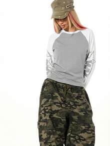 SUMWON WOMEN Sweatshirt Lengan Panjang Wanita dengan Desain Blok Warna, Cetakan Grafis, dan Lengan Raglan untuk Pakaian Kasual Sehari-hari - Grey - View 5
