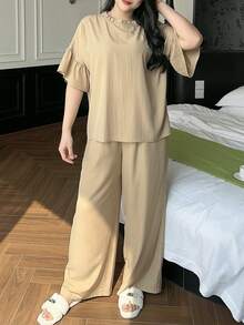 Dazy Plus Conjunto de pijama plus size confortável, cor sólida, com blusa de manga curta com babados e shorts, ideal para o verão. - Amarelo - Ver 5