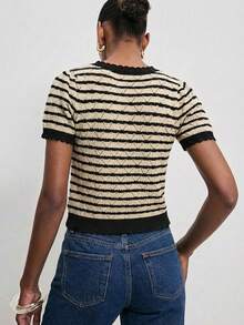 ATUI Studio Blusa de punto de manga corta casual con botones, volantes y rayas para mujer - Albaricoque - Ver 3