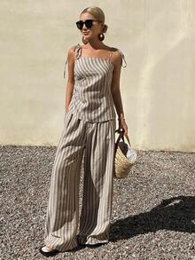 DAZY Set 2 pcs: Atasan Slim Fit Motif Garis-garis dan Celana Panjang Longgar Bergaris untuk Wanita - Putih - View 2