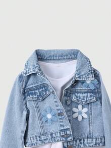 SHEIN ChillGRL 2025秋冬新款女童牛仔两件套，饰有花卉刺绣，包含短款牛仔外套和阔腿牛仔裤，时尚舒适，是度假和休闲外出的理想之选——完美礼物 - 淺色水洗藍 - 查看 3