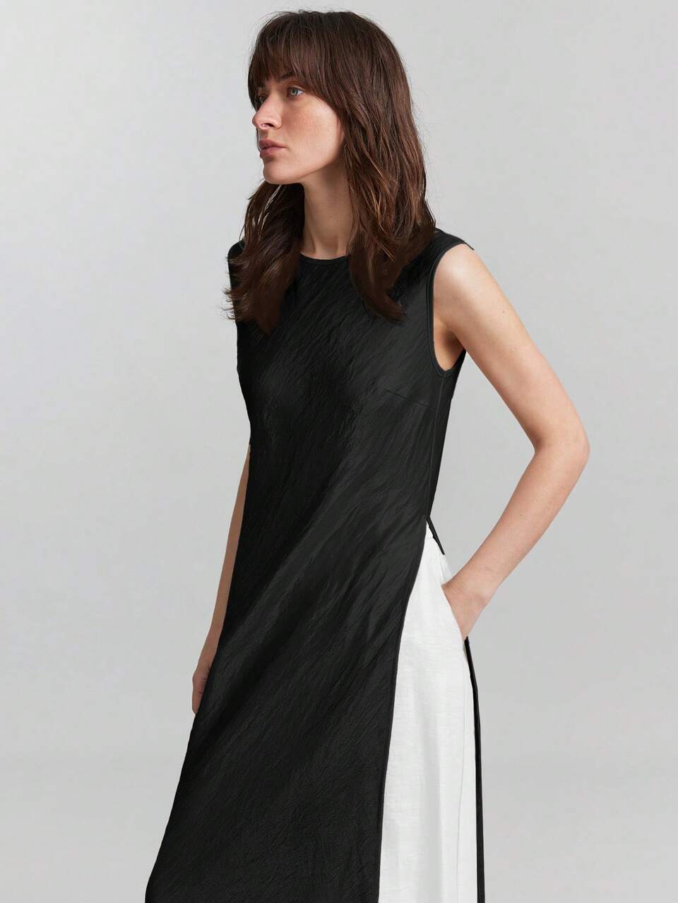 Women's Black Gold Elegant Summer Brunch Sleeveless Long Top,Crinkle Satin Crepe Side High Slit Blouse,Off-Shoulder Round Neck Urban Office Attire