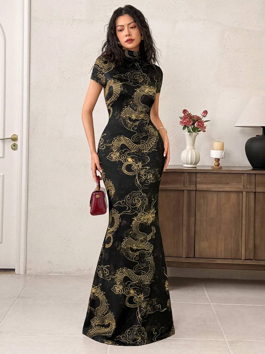 EastFlair Đầm đuôi cá ôm dáng tay ngắn, cổ áo hở lưng, in hình rồng Trung Quốc dành cho nữ.