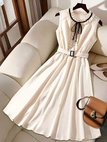 GlowEve Đầm nữ thanh lịch màu mơ và đen với nơ thắt cổ, kiểu dáng đơn giản, cài cúc tròn, viền bèo nhún, không tay, ôm sát, xòe nhẹ, đa năng cho mùa xuân và hè. - Màu be - Xem 1