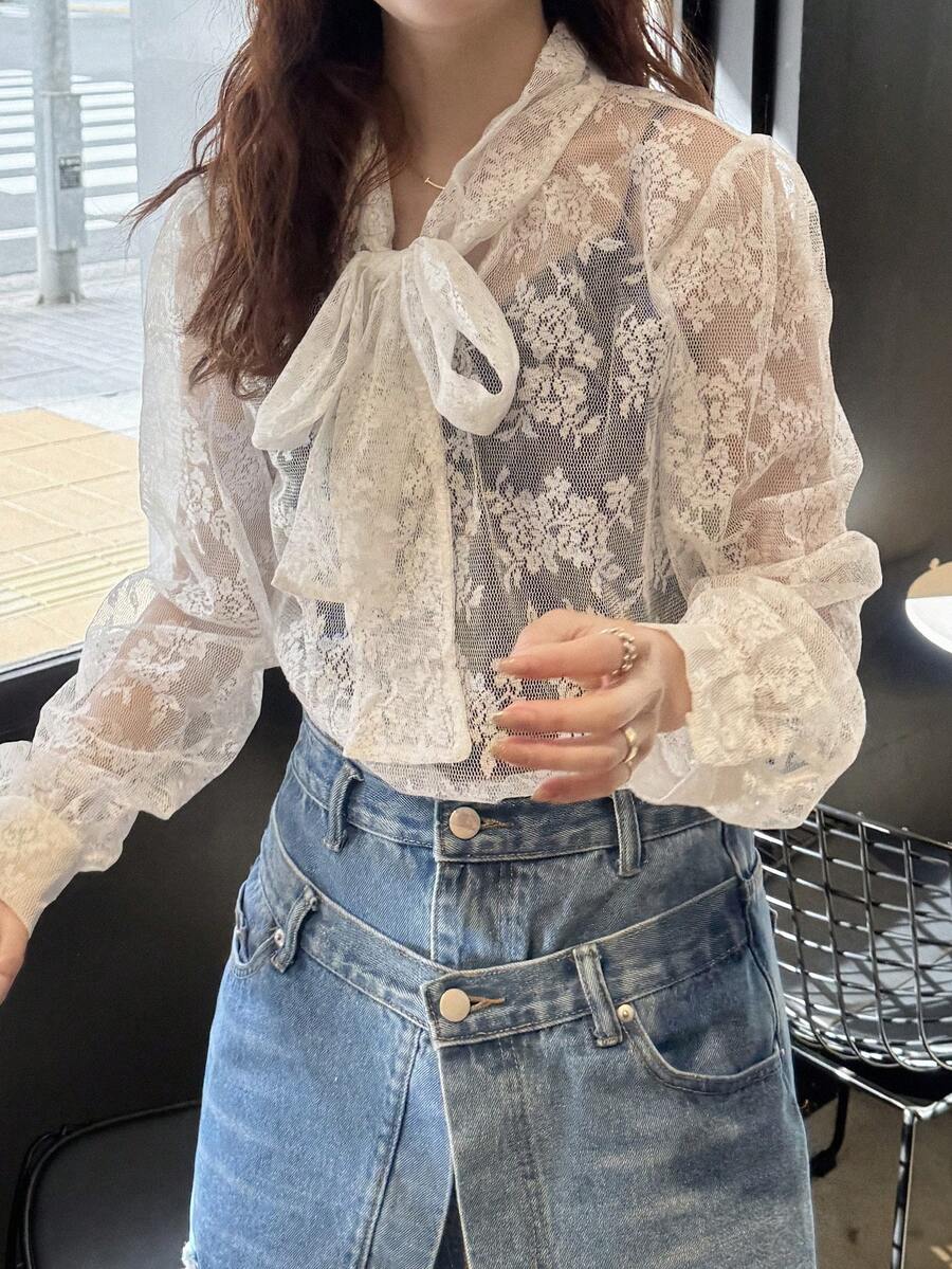 FRIFUL 女士系带蝴蝶结蕾丝拼接灯笼袖薄纱衬衫 - 白色 - 查看 1