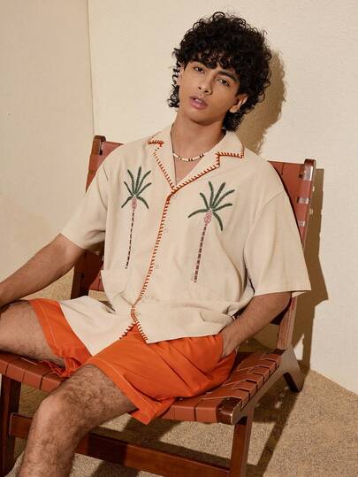 Felipe Marques Casual herenoverhemd met kokosboomborduurwerk, contrasterende bies, reverskraag en losse pasvorm, zomer