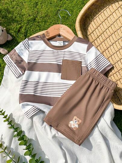 SHEIN Vintaside Kids Bộ đồ 2 món cho bé trai/bé gái: áo thun gân màu tương phản và quần xanh dương, trang phục thường ngày thoải mái, dễ phối đồ, phù hợp cho mọi dịp trong mùa hè.