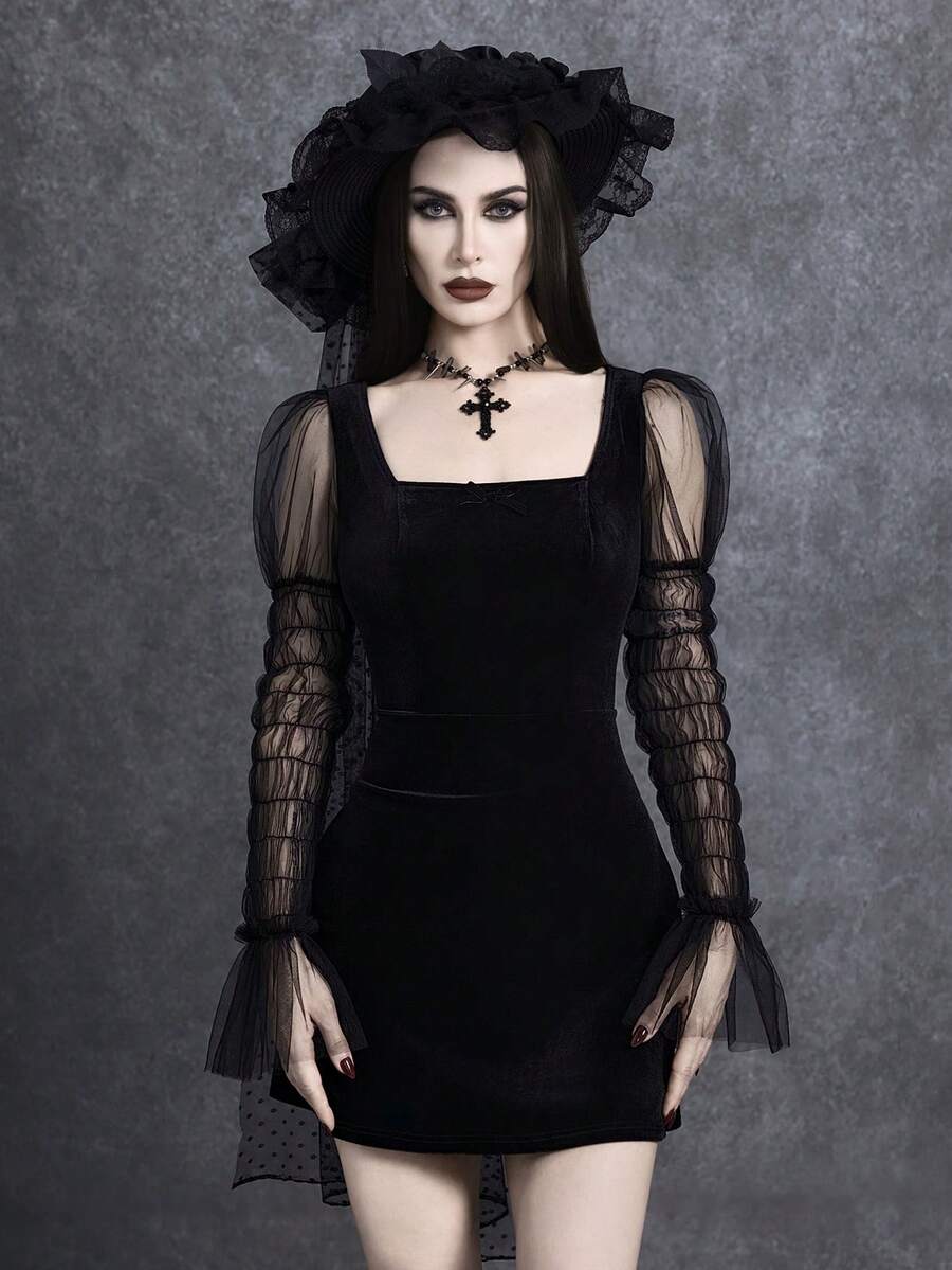 Glisette Vestido Curto Feminino com Decote Quadrado, Manga Longa, Veludo e Renda Franzida em Patchwork - Preto - Visão 1