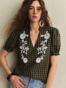 EMERY ROSE Elegant Everyday Casual Blazer V-Neck Short Sleeve Loose Vintage Plaid Embroidery Blouse Women's Spring And Summer Shirts Women's Shirt Spring And Summer Casual Blazer, Suitable For Traveling And Vacation Spring And Summer Versatile Tops Ladies' Shirts Ladies' Tops, Vintage Holiday Shirts Office Shirts Green Vintage Plaid Shirt Blouse Embroidered Blouse Shirt - Green - View 5