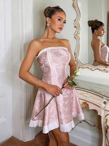 SHEIN Glamour Gramin 女士黑色天鹅绒拼接撞色褶皱连衣裙，简约迷人。无肩带大裙摆拉链迷你连衣裙，公主风优雅大方，适合约会派对和情人节等场合穿着，百搭单品。 - 粉色 - 查看 4