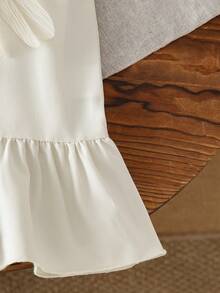 SHEIN 女婴夏季短袖连衣裙，荷叶边领口增添柔美可爱气息，裙身饰有3D立体花朵，轻盈优雅，整体干净柔和，适合作为甜美小礼服出席派对或外出活动。 - 杏色 - 查看 8