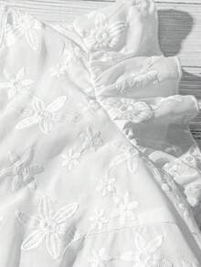 SHEIN PETITE 小码镂空刺绣V领纽扣休闲度假风荷叶袖衬衫 - 白色 - 查看 3