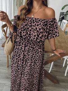SHEIN VCAY Gaun Maxi Wanita Ukuran Plus Motif Leopard dengan Bahu Terbuka dan Pinggang Berkerut, Model A-Line dengan Belahan Samping, Gaun Maxi Kasual Romantis Tropis Gaya Barat - Berwarna merah muda - View 5