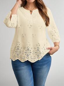 Comfylo 大码女式镂空刺绣V领七分袖衬衫 - 杏色 - 查看 4