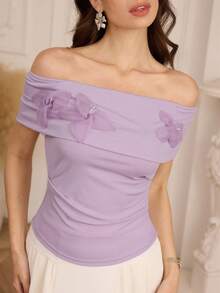 Modelyn 女士3D立体花卉装饰露肩修身褶皱设计上衣，适合通勤和约会 - 淡紫色 - 查看 4
