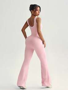 Dewbera Bộ jumpsuit ống loe màu đen dành cho nữ, thích hợp cho mùa xuân/hè, phối màu tương phản phía trước, xếp ly khoét lỗ, cạp cao, cổ chữ U, lưng chữ U, phù hợp cho mặc thường ngày, tập gym, yoga, chạy bộ. - Hồng - Xem 4