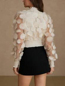 Aveloria Rosie 杏色网纱层叠镂空花卉长袖衬衫，精致浪漫，适合下午茶和约会。 - 杏色 - 查看 3