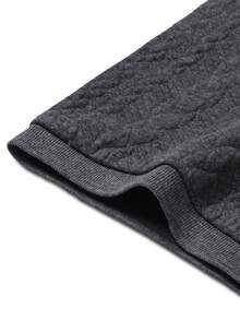 Manfinity Bizformal Bộ đồ nam gồm áo polo jacquard màu xám đậm và quần short jacquard màu trắng - Chất liệu dệt kim có họa tiết, thoáng khí, dáng regular fit, phù hợp cho công sở và cuối tuần, trang phục thường ngày mùa hè cho nam/Áo polo tay ngắn dệt kim có họa tiết màu xám cài nút cho nam mùa hè, bộ 2 món jacquard có họa tiết dành cho nam - Xám đậm & Trắng, bộ áo polo tay ngắn và quần short thường ngày cho nam, chất liệu dệt kim móc. - Nhiều màu - Xem 6