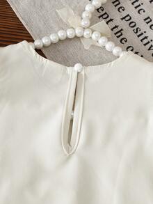 SHEIN 女婴夏季短袖连衣裙，荷叶边领口增添柔美可爱气息，裙身饰有3D立体花朵，轻盈优雅，整体干净柔和，适合作为甜美小礼服出席派对或外出活动。 - 杏色 - 查看 6