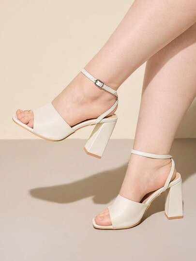 CUCCOO CURVES Sandalias de tacón alto para mujer con tira de tobillo, puntera cuadrada, tacón grueso, cómodas y elegantes, en color beige, tallas grandes