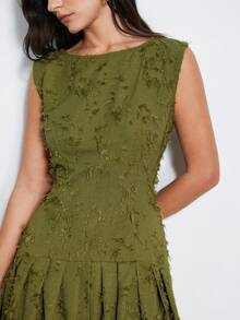 Aveloria Modichic Olive Green Textured Fringe Maxi Dress, Minimalist A-Line Silhouette, Sleeveless, Quiet Luxury Style, Suitable For Commute, Vacation, Casual Gatherings, Spring/Summer Everyday Wear - Green - View 2