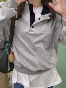 DAZY Áo nỉ chui đầu dài tay cổ bẻ màu tương phản dáng rộng thời trang dành cho nữ - Xám - Xem 5