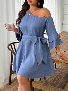 Weeklong Vestido azul de línea A con volantes en los hombros asimétricos y mangas, para uso casual diario en tallas grandes - Neblina azul - Ver 1