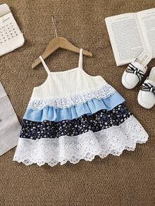 SHEIN Áo hai dây bé gái dệt họa tiết hoa nhí bèo nhún phối màu tương phản, phong cách Hàn Quốc, retro Pháp, hơi hướng đồng quê, áo hai dây công chúa dễ thương, áo blouse bé gái, phù hợp đi du lịch, lễ hội, mặc hàng ngày, vintage xuân/hè - trắng - Xem 2