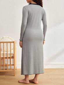 Moonlight&Mama Chemise de nuit à manches longues pour femmes enceintes, avec boutons, empiècement en dentelle et couleurs contrastées - Gris - Voir 2
