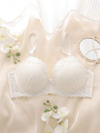 高支撑钢圈文胸，蕾丝饰边，网纱拼接，浪漫优雅，大码