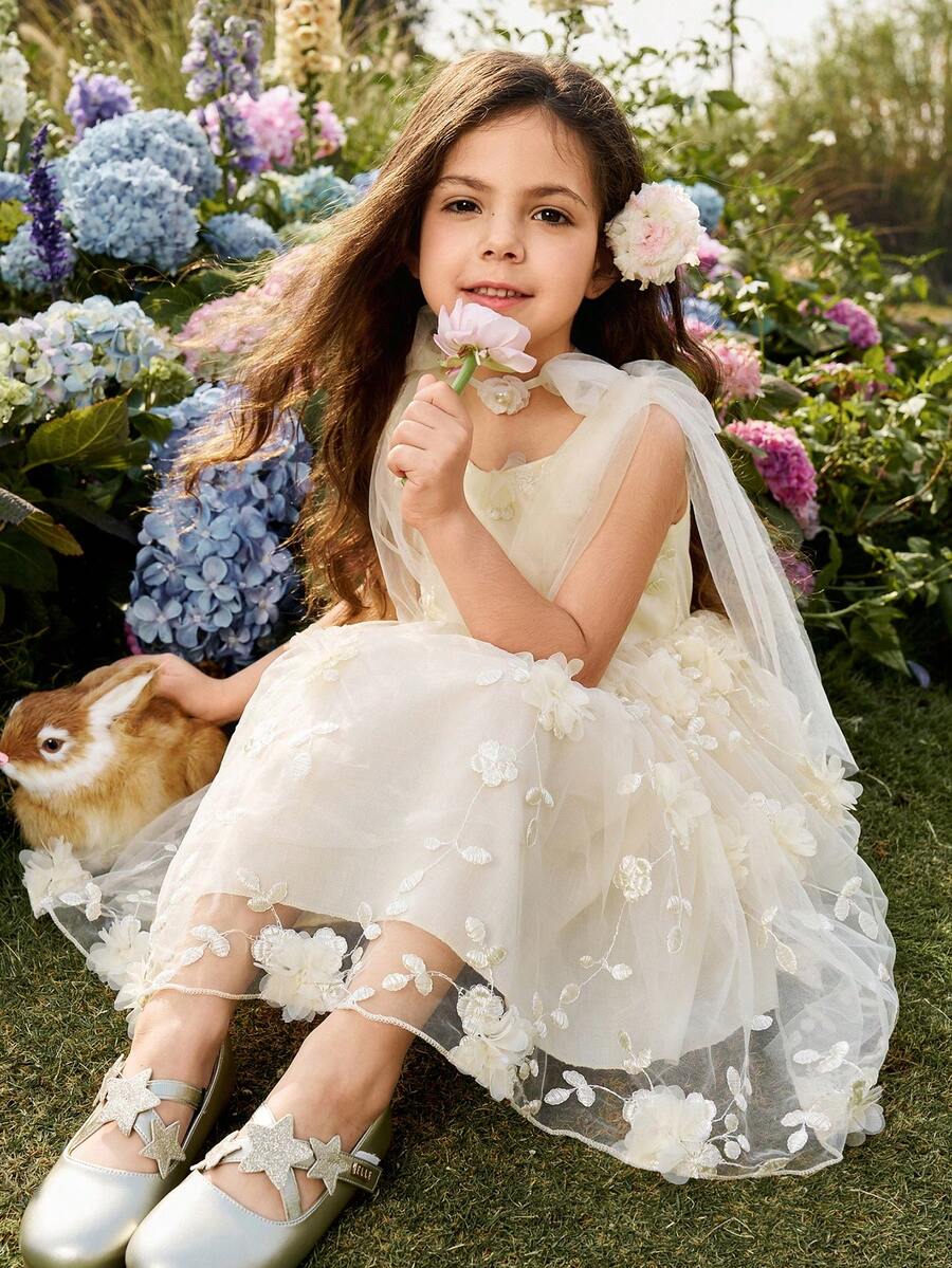 SHEIN Glamorique Kids 少女生日派對婚禮節日禮服,白色夏季傳統抹胸3D花朵薄紗蝴蝶結刺繡澎澎裙公主洋裝 - 杏色 - 查看 1