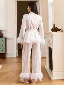 成熟优雅缎面条纹蕾丝羽毛饰边裹身式女士睡衣套装 - 白色 - 查看 2