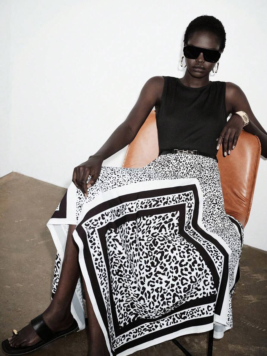 Lumivelle 女士新款圆领罗纹针织拼接豹纹不对称下摆休闲简约时尚连衣裙，春夏款 - 彩色 - 查看 1