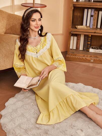 Vintage Palace Style Contrast Color Lace Women Nightgown