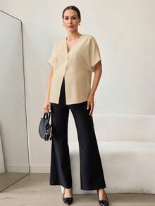 MaterniWear 夏季孕妇装 工作服 孕妇工作套装 孕妇工作上衣 优雅孕妇上衣，卡其色撞色孕妇上衣，配金属纽扣，适合通勤和外出。孕妇纯色V领蝙蝠袖短袖纽扣休闲衬衫，经典百搭款式，优雅上衣，女士衬衫，优雅商务休闲上衣，纯色上衣，不对称衬衫，经典上衣，商务休闲上衣，女士真丝上衣，女士上衣，优雅衬衫，女士优雅上衣，女士V领衬衫，经典上衣，女士衬衫，休闲现代时尚上衣，女士办公室上衣，女士上衣，优雅女士上衣和衬衫，工作衬衫，职业装，女士工作服，女士，女士优雅套装，女士工作上衣，女士夏季衬衫，带纽扣衬衫 - 卡其色 - 查看 6