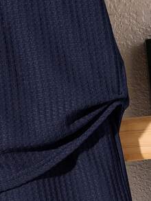 SHEIN Leap Crew Bộ đồ ngủ 2 món cho bé trai tuổi teen, gồm áo thun ngắn tay cài nút và quần short, kiểu dáng thường ngày. - Màu xanh hải quân - Xem 6