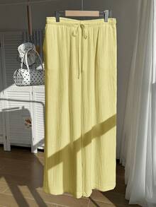 SHEIN EZwear Quần ống rộng dáng suông, màu trơn, chất liệu vải nhăn, có dây rút, thích hợp cho kỳ nghỉ hè, cỡ lớn. - Màu vàng ngỗng - Xem 4